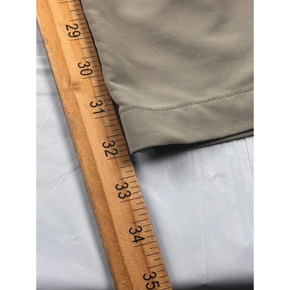Under Armour Mens Loose Fit Golf Pants Tan Khaki 34x32  Stretch‎ Athletic Casual